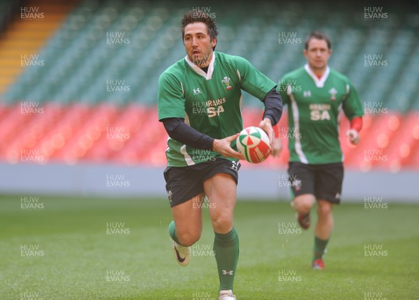 17.03.09 - Wales Rugby Training - Gavin Henson during training. 