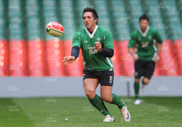 17.03.09 - Wales Rugby Training - Gavin Henson during training. 
