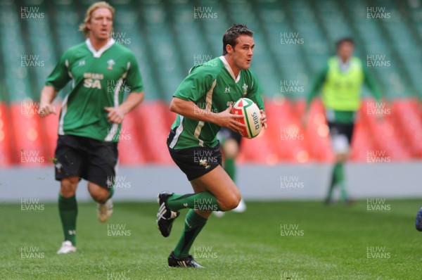 17.03.09 - Wales Rugby Training - Lee Byrne during training. 