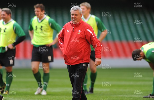 17.03.09 - Wales Rugby Training - Wales head coach Warren Gatland looks on during training. 