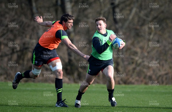 170315 - Wales Rugby Training -Jonathan Davies gets away from Luke Charteris during training