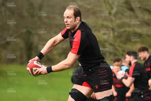 170322 - Wales Rugby Training - Aluyn Wyn Jones during training