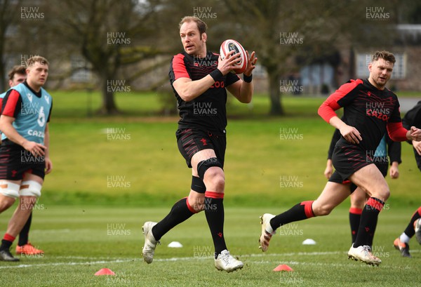 170322 - Wales Rugby Training - Alun Wyn Jones during training