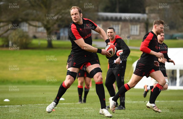 170322 - Wales Rugby Training - Alun Wyn Jones during training