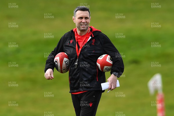 170322 - Wales Rugby Training - Stephen Jones during training