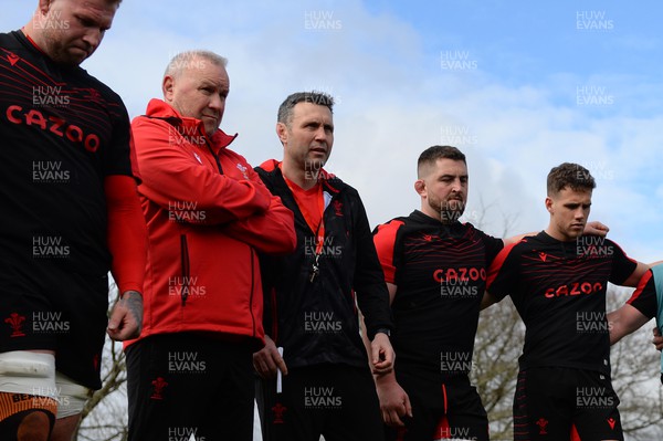 170322 - Wales Rugby Training - Ross Moriarty, Wayne Pivac, Stephen Jones, Wyn Jones, Kieran Hardy during training
