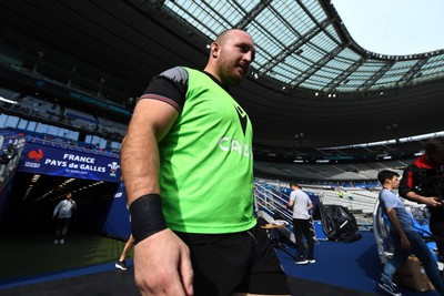 170323 - Wales Rugby Training - Dillon Lewis during training