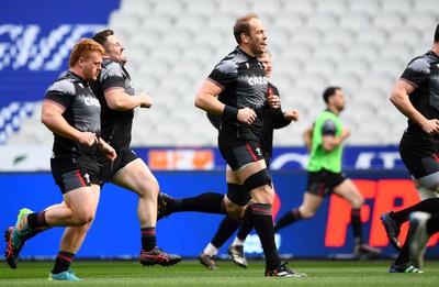 170323 - Wales Rugby Training - Alun Wyn Jones during training