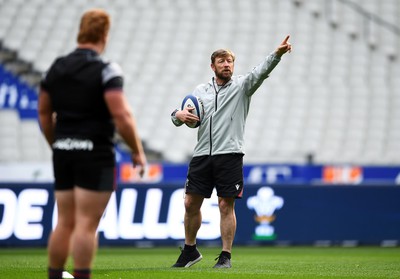 170323 - Wales Rugby Training - Mike Forshaw during training