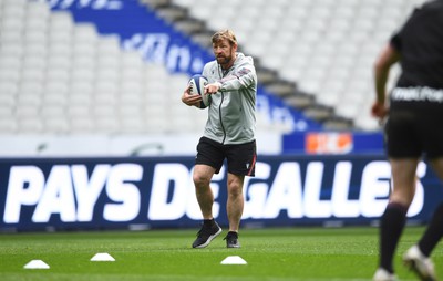 170323 - Wales Rugby Training - Mike Forshaw during training