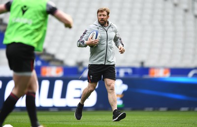 170323 - Wales Rugby Training - Mike Forshaw during training