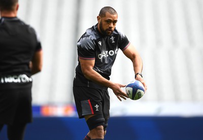 170323 - Wales Rugby Training - Taulupe Faletau during training