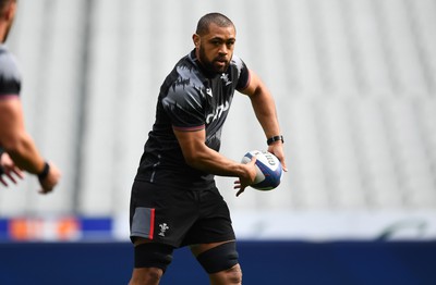 170323 - Wales Rugby Training - Taulupe Faletau during training