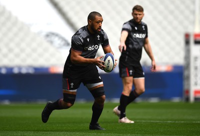 170323 - Wales Rugby Training - Taulupe Faletau during training