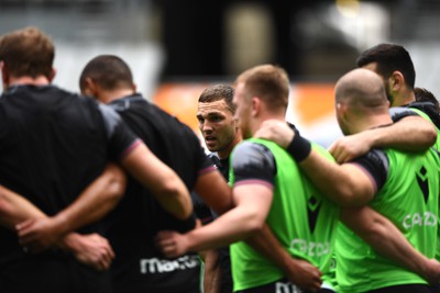 170323 - Wales Rugby Training - George North during training