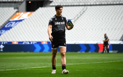 170323 - Wales Rugby Training - Louis Rees-Zammit during training