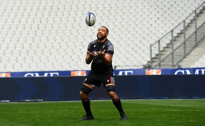 170323 - Wales Rugby Training - Taulupe Faletau during training