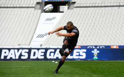 170323 - Wales Rugby Training - Taulupe Faletau during training