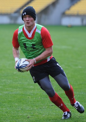 17.06.10 - Wales Rugby Training - Tavis Knoyle during training. 