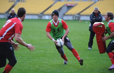 17.06.10 - Wales Rugby Training - Tavis Knoyle during training. 