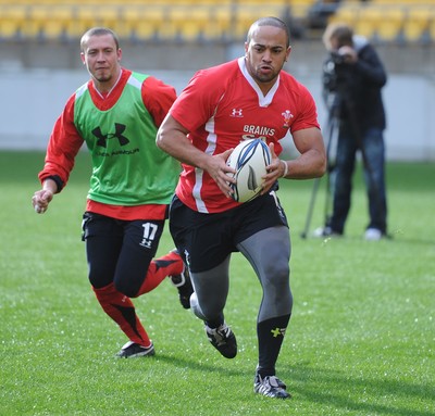 17.06.10 - Wales Rugby Training - Gavin Thomas during training. 