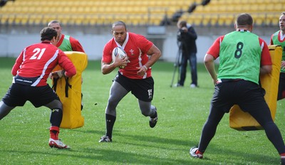 17.06.10 - Wales Rugby Training - Gavin Thomas during training. 