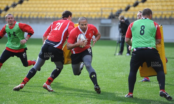 17.06.10 - Wales Rugby Training - Gavin Thomas during training. 