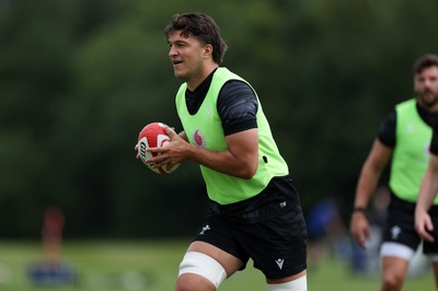 170625 - Wales Rugby Training - Teddy Williams during training