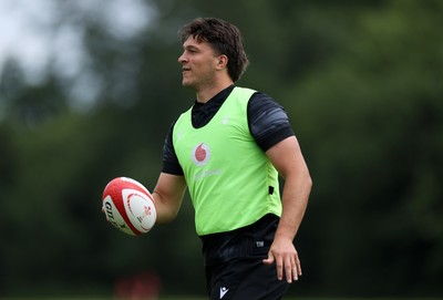 170625 - Wales Rugby Training - Teddy Williams during training