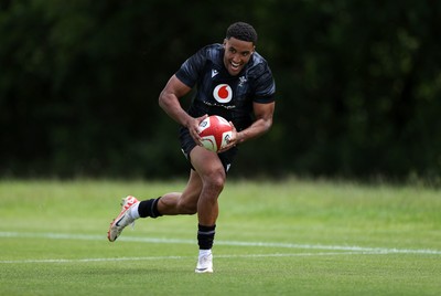 170625 - Wales Rugby Training - Keelan Giles during training