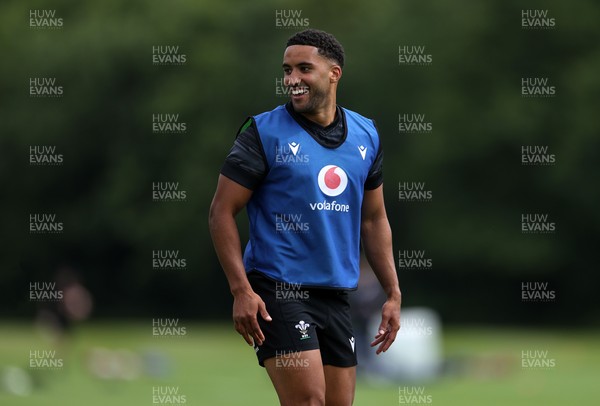 170625 - Wales Rugby Training - Keelan Giles during training