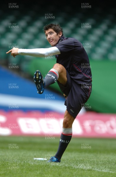 17.08.07 - Wales Rugby Training - James Hook in action during training 