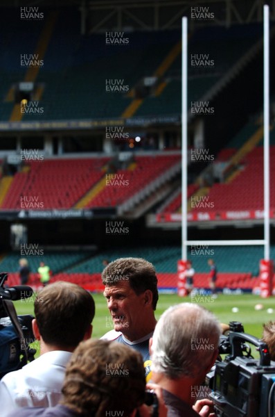 17.08.07 - Wales Rugby Wales coach Gareth Jenkins speaks to the media ahead of his side's clash against Argentina on Saturday 