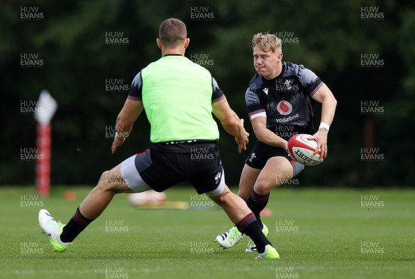 170823 - Wales Rugby Training ahead of their final Rugby World up warm up game against South Africa - Sam Costelow during training