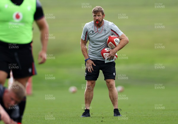 170823 - Wales Rugby Training ahead of their final Rugby World up warm up game against South Africa - Defence Coach Mike Forshaw during training