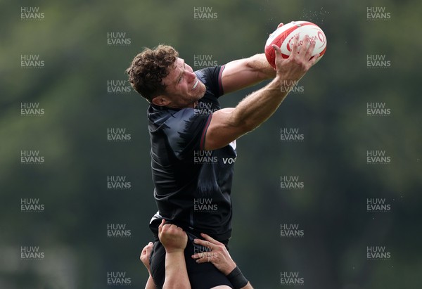 170823 - Wales Rugby Training ahead of their final Rugby World up warm up game against South Africa - Will Rowlands during training