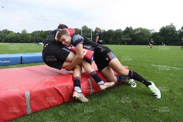 170823 - Wales Rugby Training ahead of their final Rugby World up warm up game against South Africa - Max Llewellyn during training