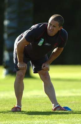 17.09.07 - Wales Rugby Training - Shane Williams in action during training 