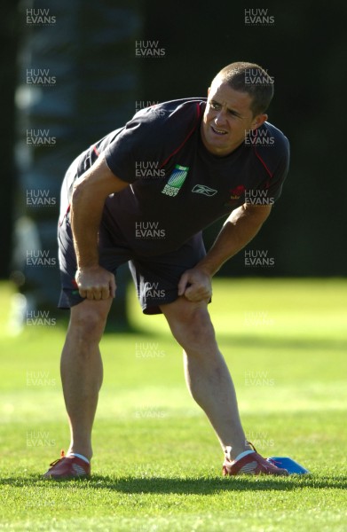 17.09.07 - Wales Rugby Training - Shane Williams in action during training 