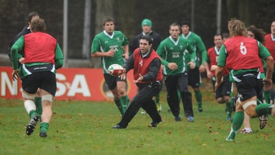 17.11.08 - Wales Rugby Training - Stephen Jones in action during training. 
