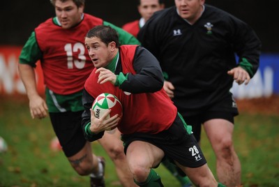 17.11.08 - Wales Rugby Training - Shane Williams in action during training. 