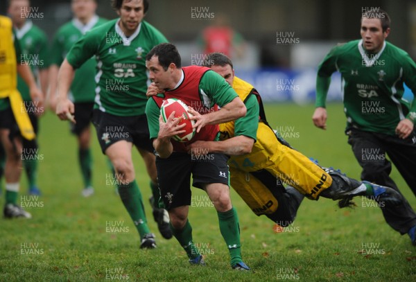 17.11.08 - Wales Rugby Training - Gareth Cooper is tackled by Lee Byrne during training. 