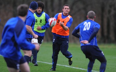 17.11.10 - Wales Rugby Training - Lee Byrne during training. 