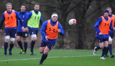 17.11.10 - Wales Rugby Training - Paul James during training. 