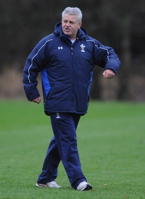 17.11.10 - Wales Rugby Training - Head coach Warren Gatland during training. 