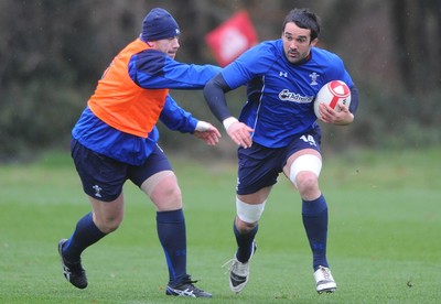 17.11.10 - Wales Rugby Training - Jonathan Thomas during training. 