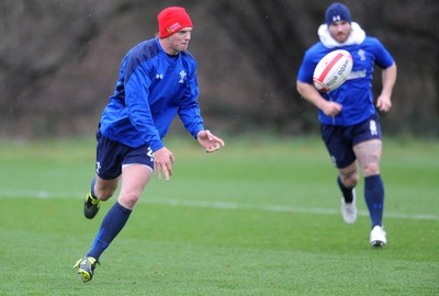 17.11.10 - Wales Rugby Training - Dan Biggar during training. 
