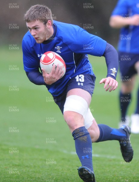 17.11.10 - Wales Rugby Training - Dan Lydiate during training. 