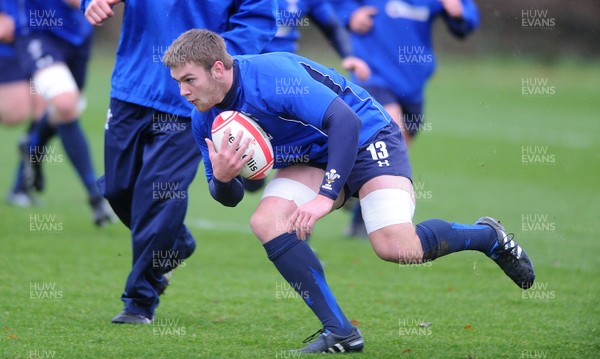 17.11.10 - Wales Rugby Training - Dan Lydiate during training. 