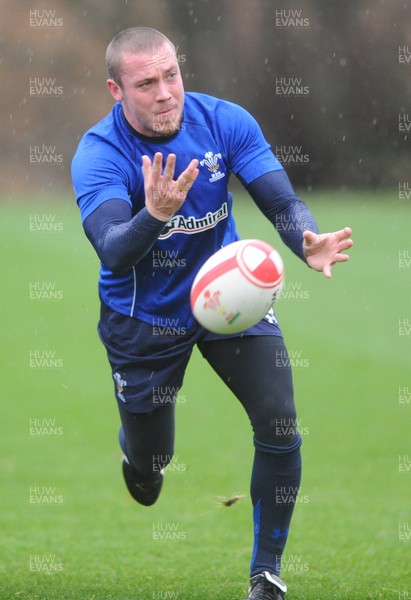 17.11.10 - Wales Rugby Training - Richie Rees during training. 